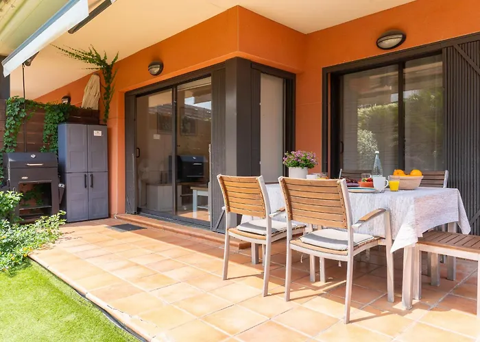 Charming Garden Apartment En \