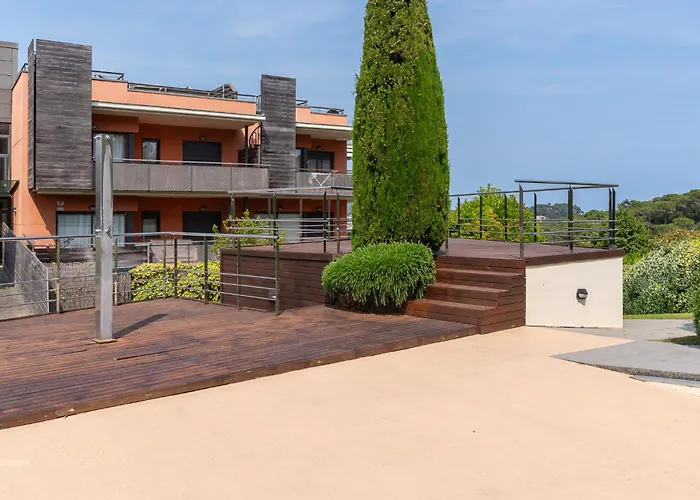 Charming Garden Apartment En \